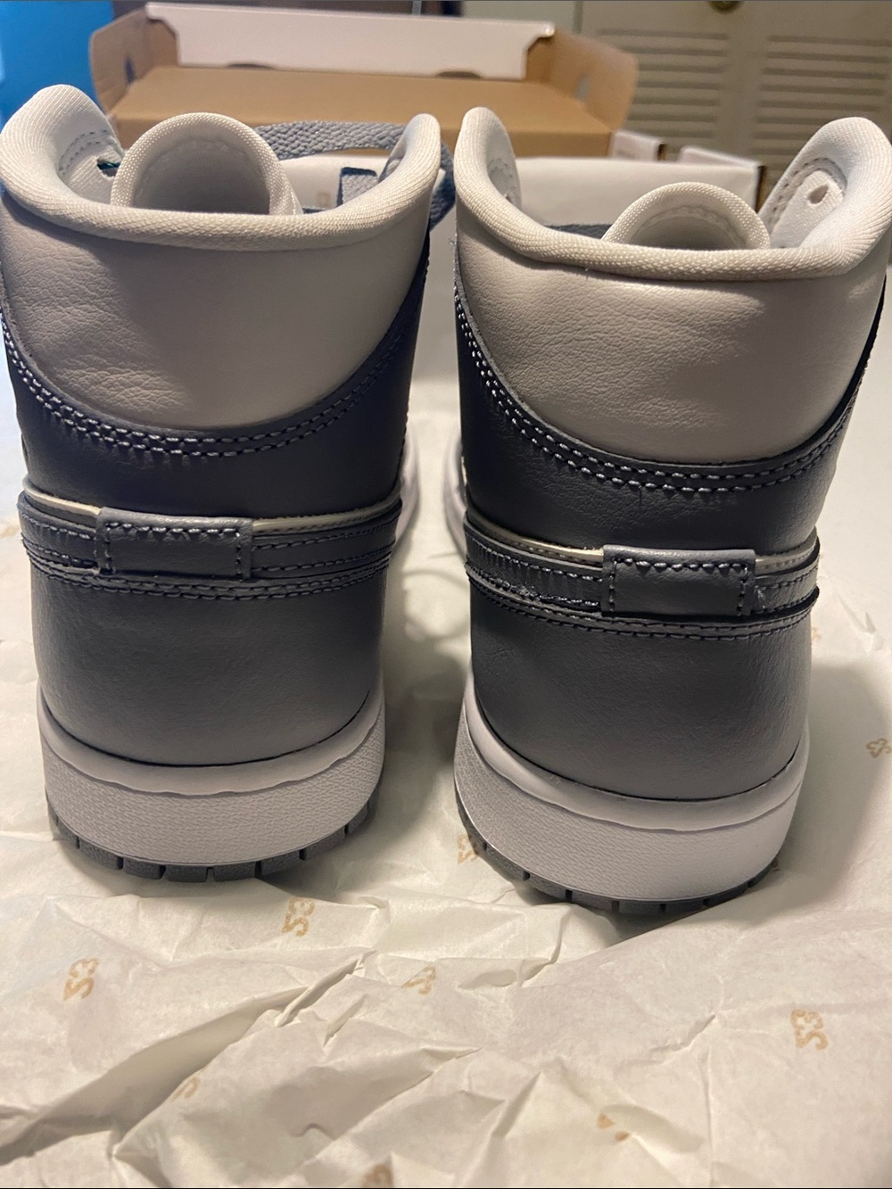Jordan Air Jordan 1 Mid White and Gray Women's Sneakers - Picture 7 of 9